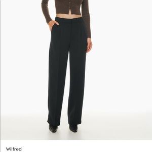Aritzia - The Effortless Pant